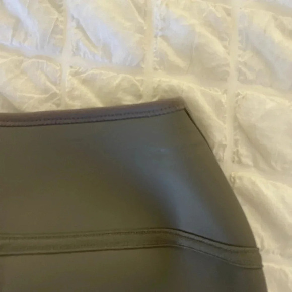 Skims gray rubberized scuba front zip mini skirt - Picture 10 of 11